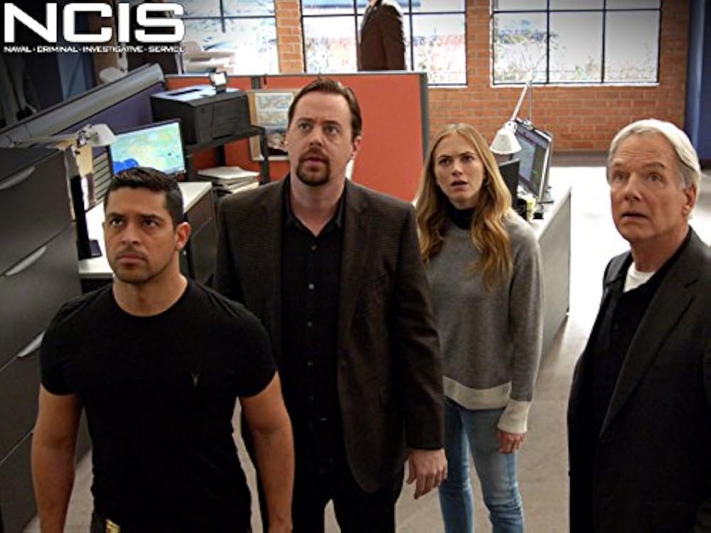 MV5BYjBjZTg5NjUtZGRlNS00YWVjLTlkYmMtOWFkYTgxYTIyZGI2XkEyXkFqcGcV1FMjpgUX1000