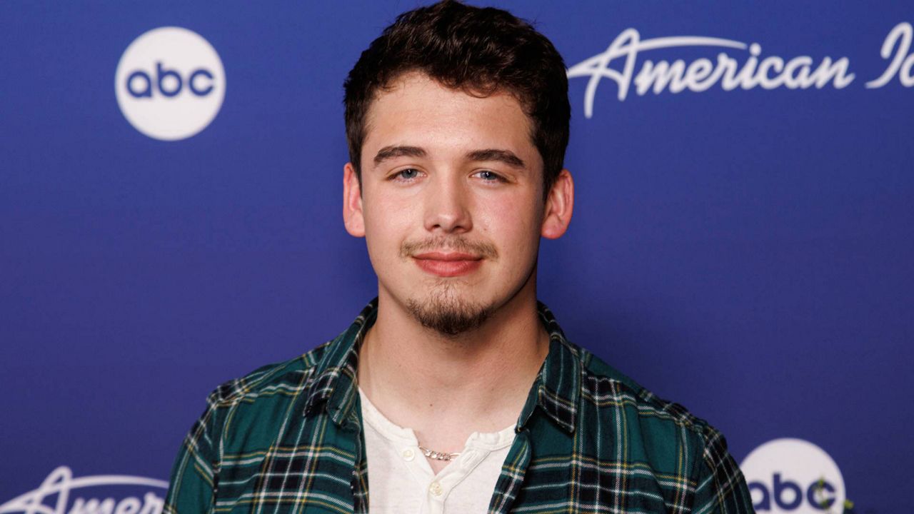 noahthompsonamericanidolapky0523