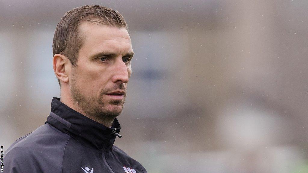 1297929442022-11-05caernarthonvpenybont-15