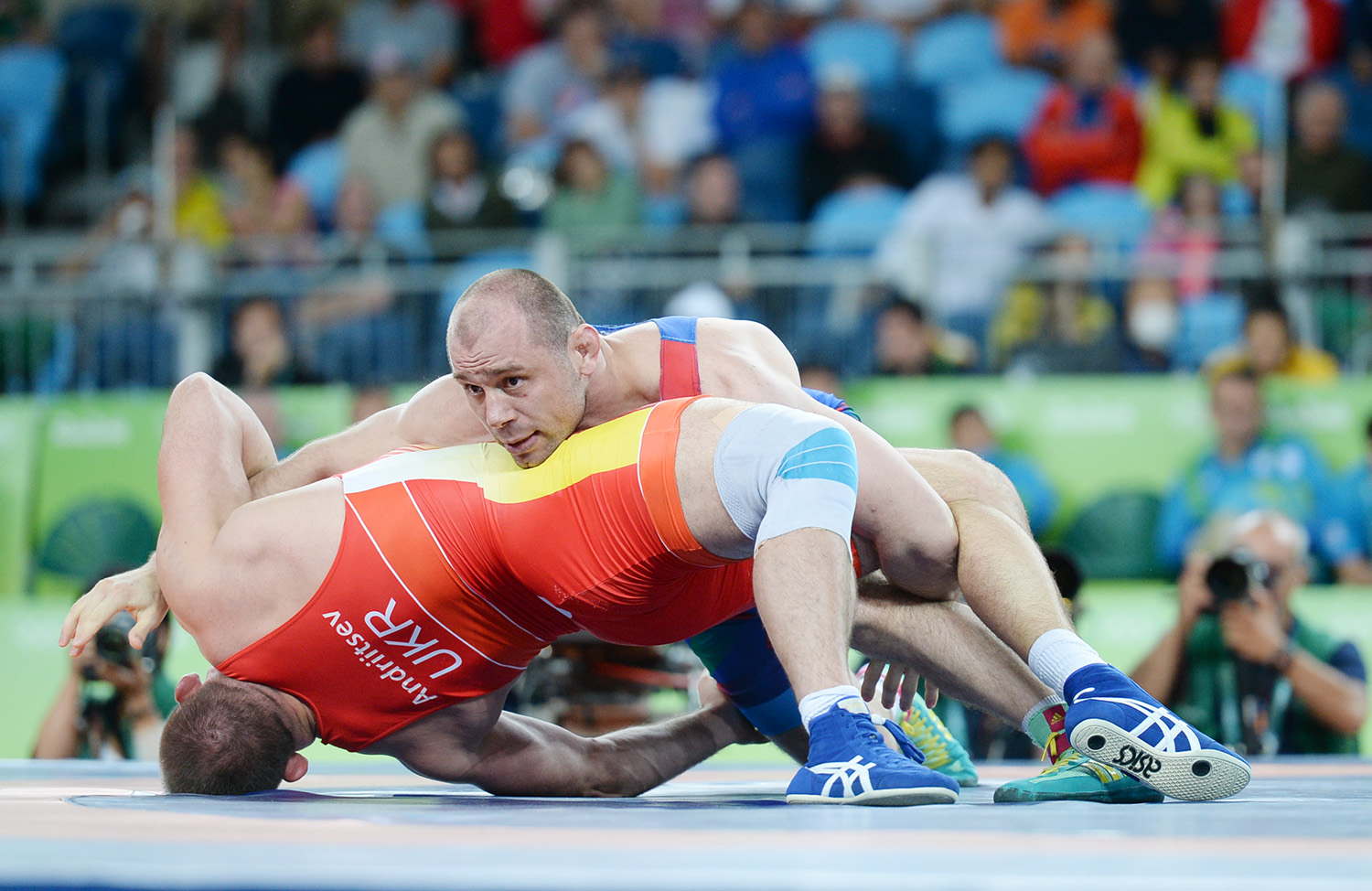 Wrestlingatthe2016SummerOlympicsGazyumovvsAndriitsev6