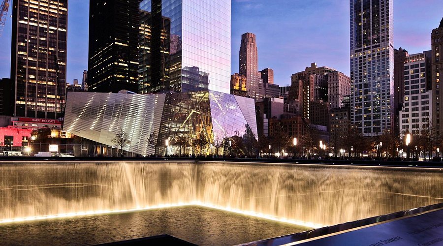 memorial-at-night-photo