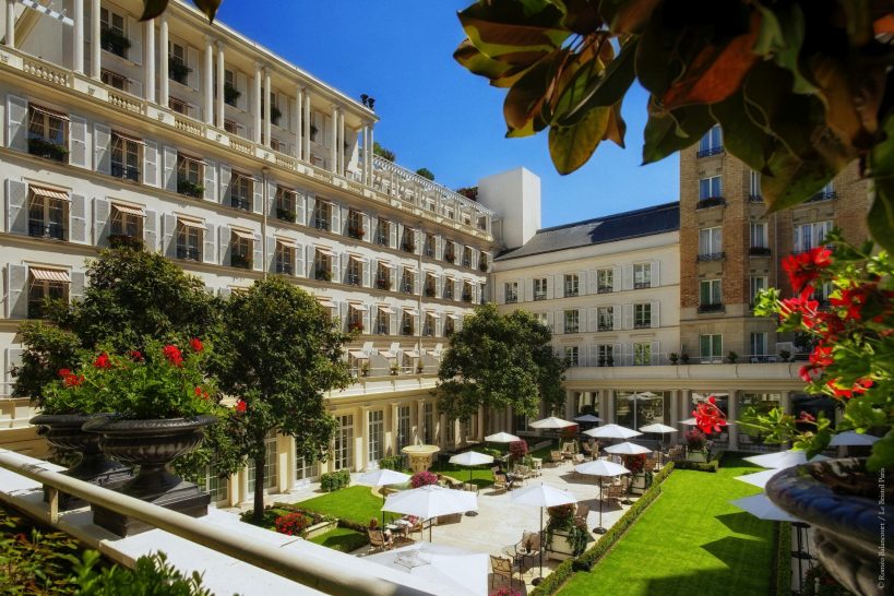 Le-Bristol-Hotel-Paris-819x546