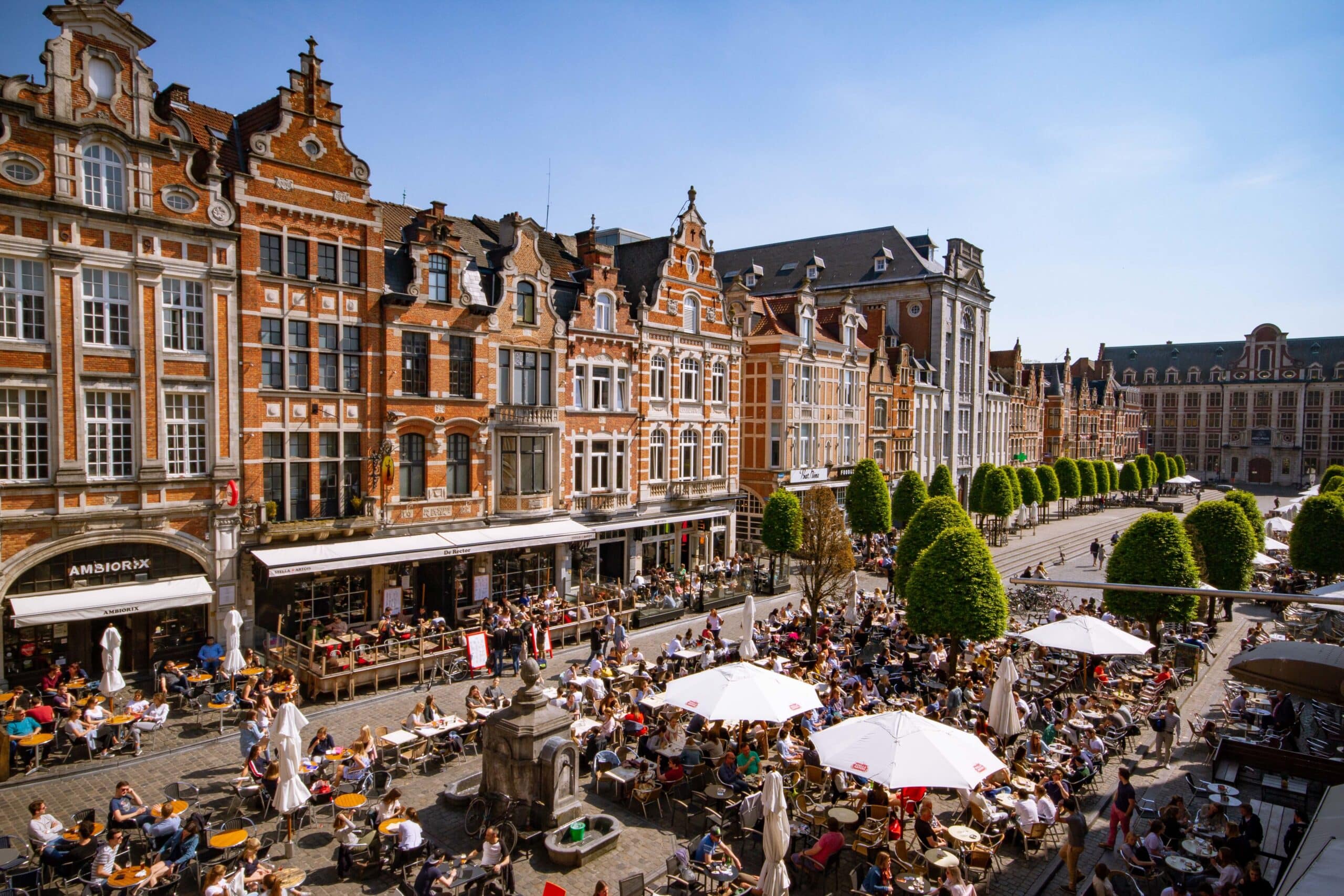 LEUVEN-Oude-Markt-c-Erard-Swannet-min-scaled