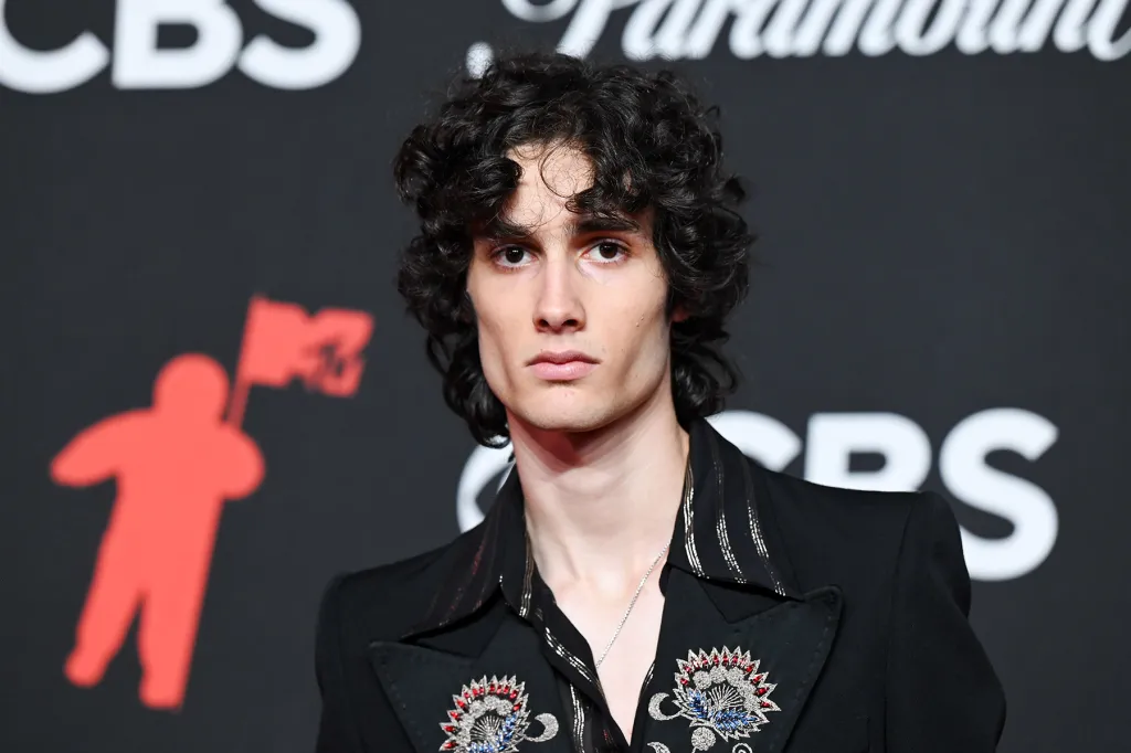 Alex-Warren-2025-GettyImages-2224537684