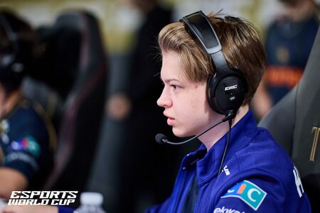 450px-KarmineCorpSwizzYatthe2024EsportsWorldCup