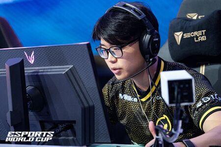 450px-DignitasKhanadaatthe2024EsportsWorldCup