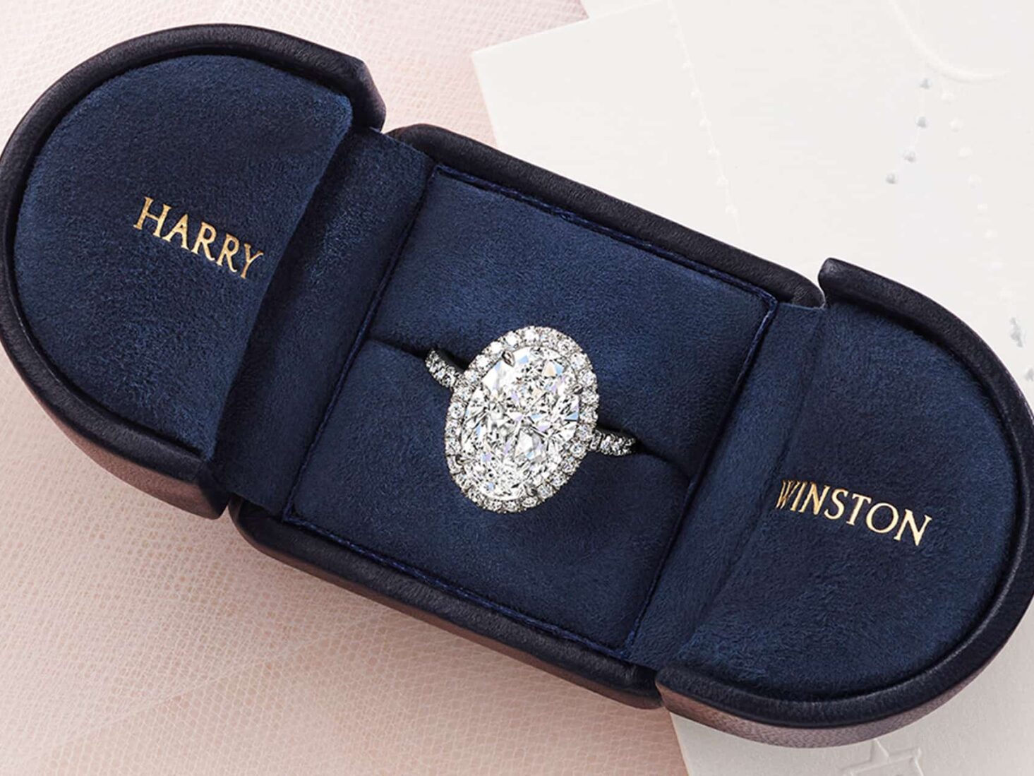 harry-winston-engagement-ring-1465x1099-c-center