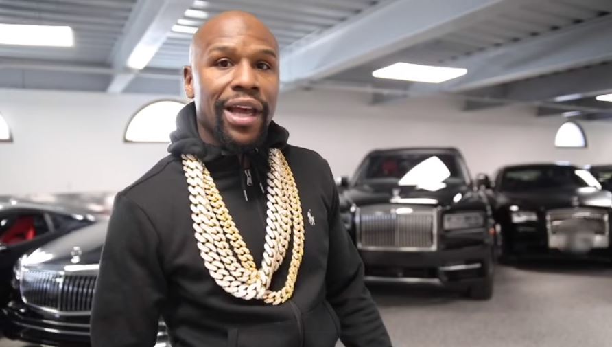 still-flexin-floyd-mayweather-gives-tour-of-his-all-black-car-collection4