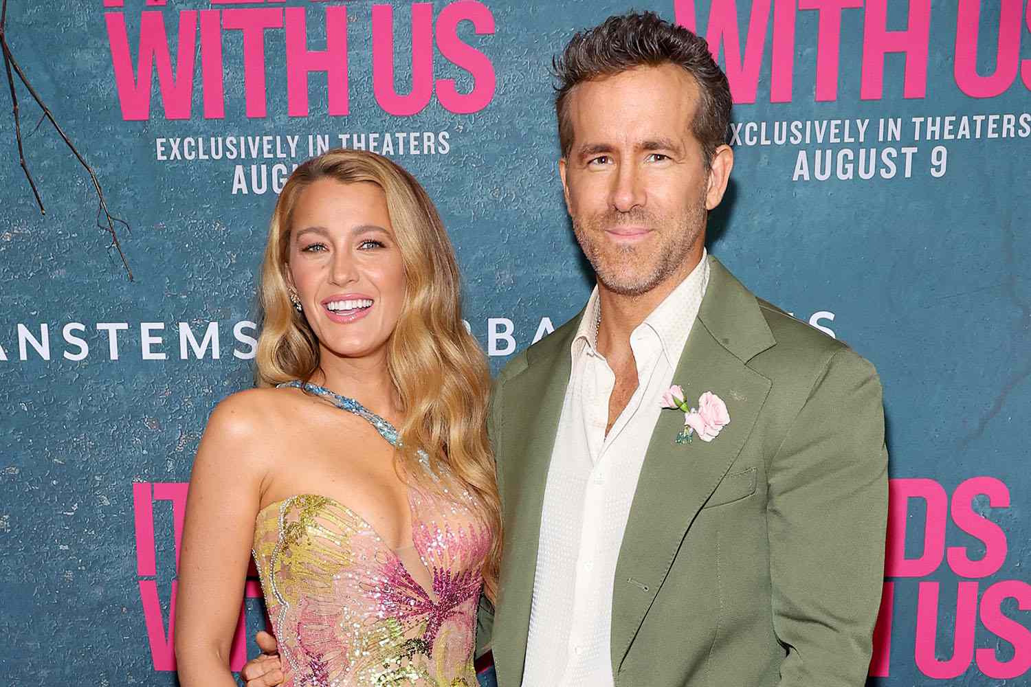 ryan-reynolds-blake-lively-new-york-0806244361-2aaf9468f7f84e6dbe184d59c0ee49f9