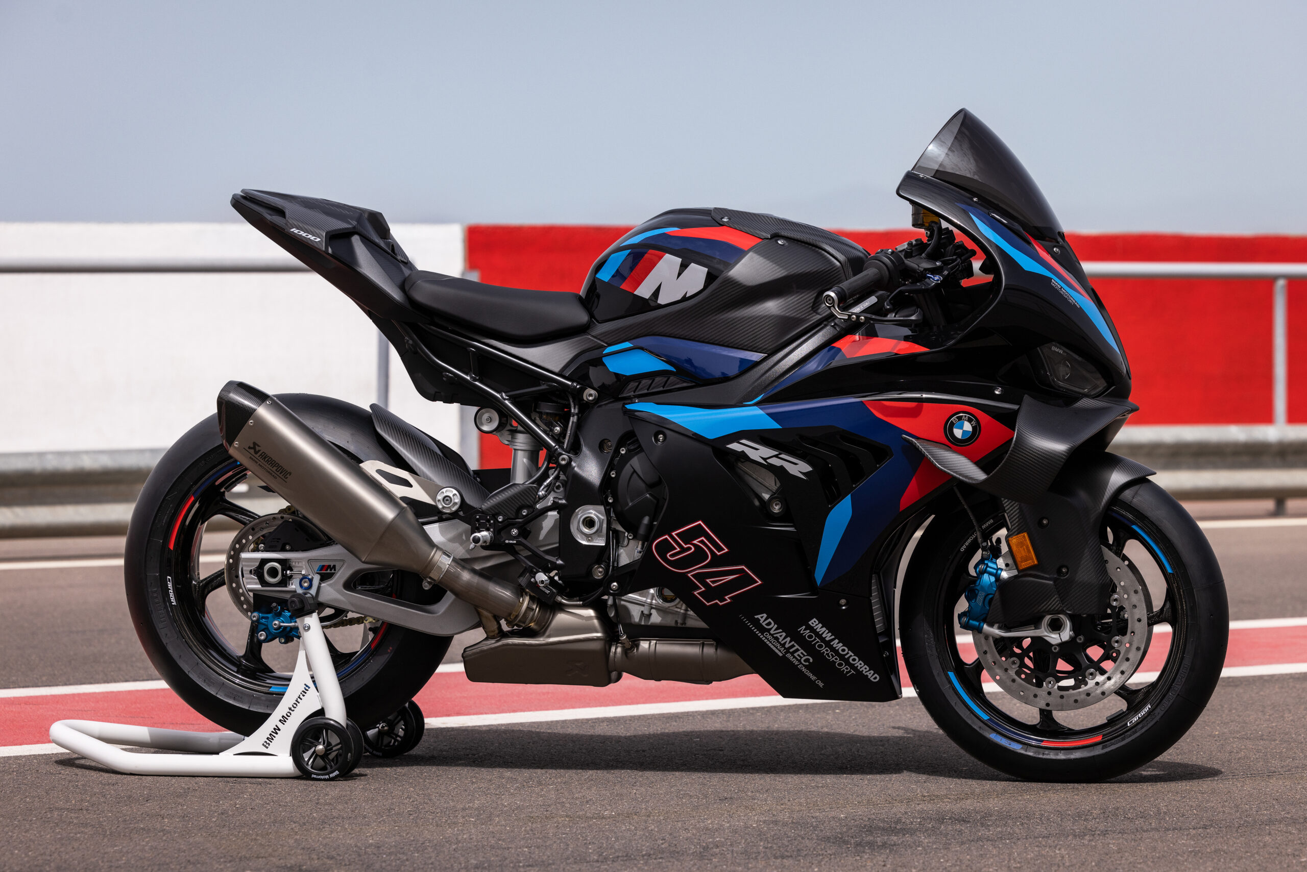 2025-bmw-m-1000rr-first-look-and-specs-5-scaled