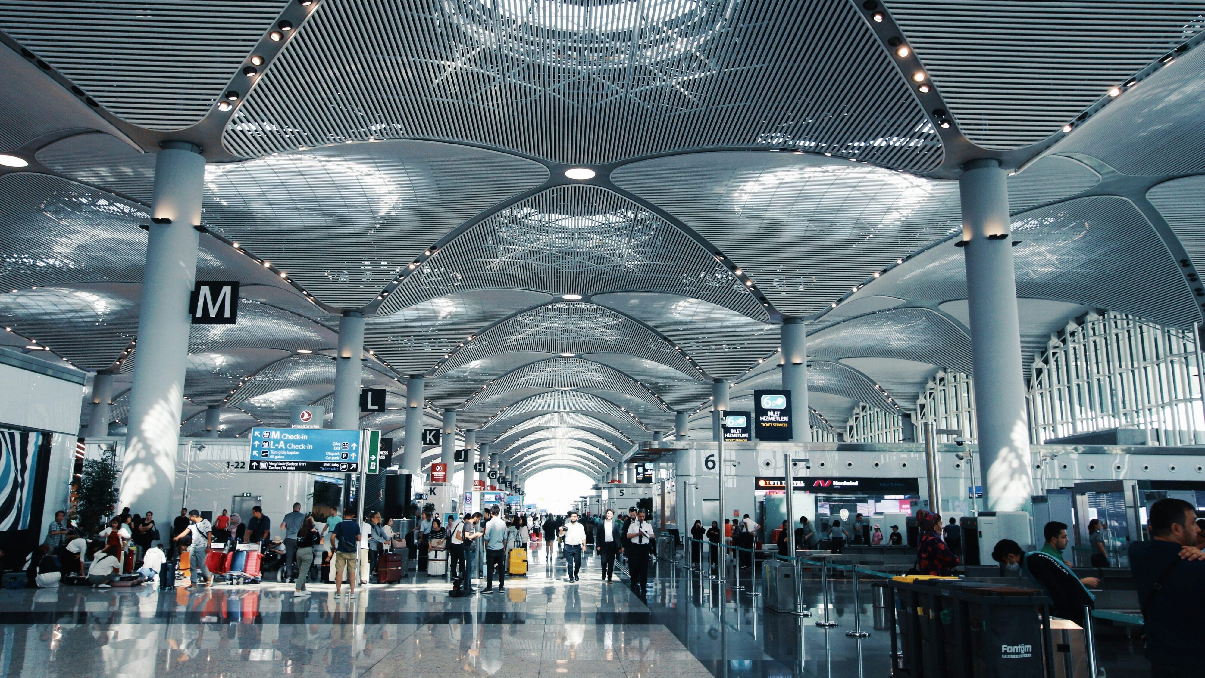 artem-bryzgalov-qmwRSpmt2O0-unsplash-e1763118586877