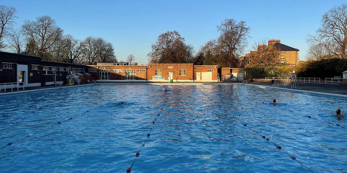 Brockwell-Lido-in-Herne-Hill-the-pool-1140x570-1