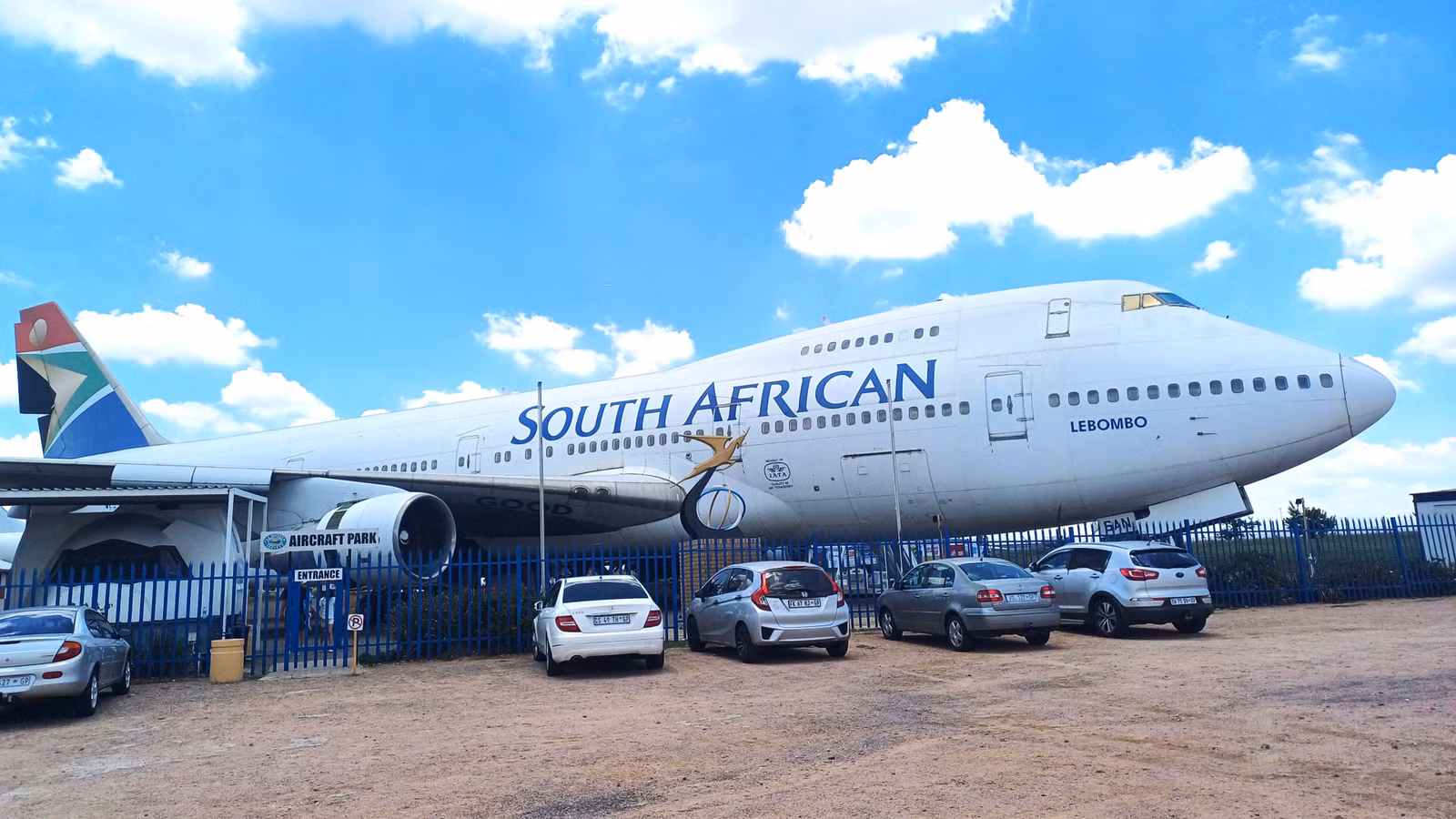 south-african-airways-boeing-747-400-at-saa-museum