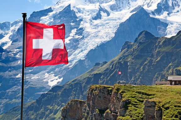flag-of-switzerland-576x384