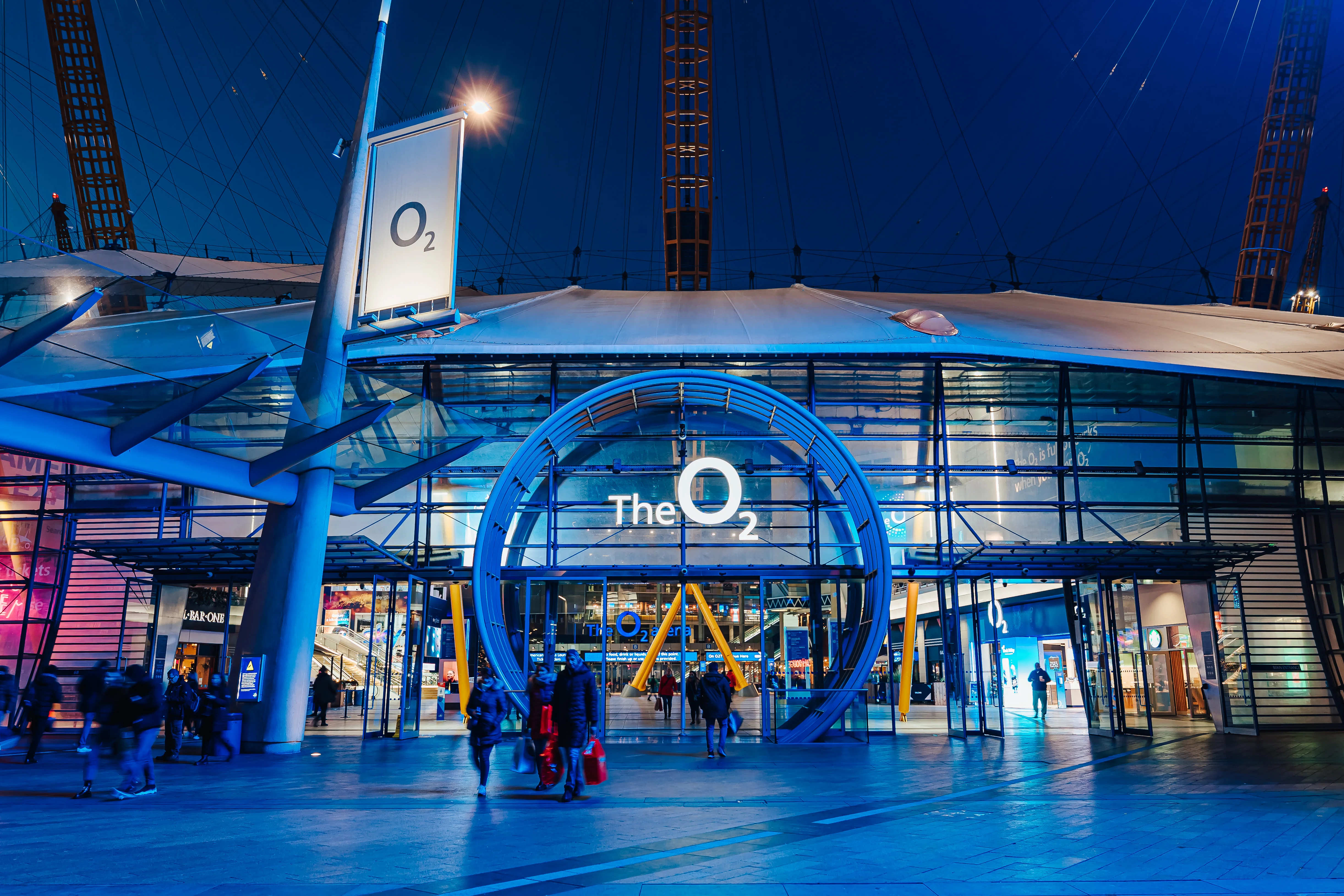 The-O2-Wintery-Entrance-29th-November-2021-by-Luke-Dyson-LD11685-819d862fe4