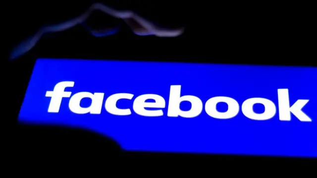 114222135facebookjpg