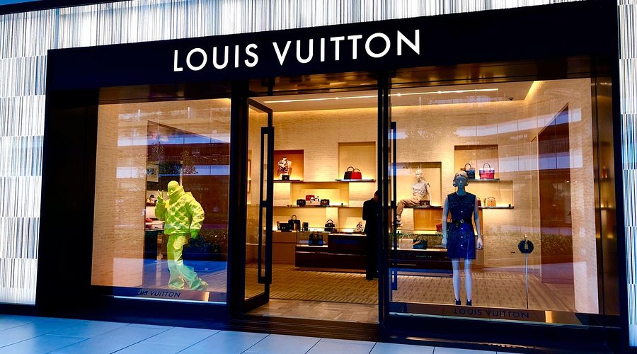 louis-vuitton-store-at