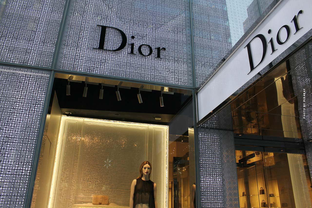 dior-store-luxury-brands-luxus-marken-ranking-schaufenster-puppe-luxus-kleidung-1