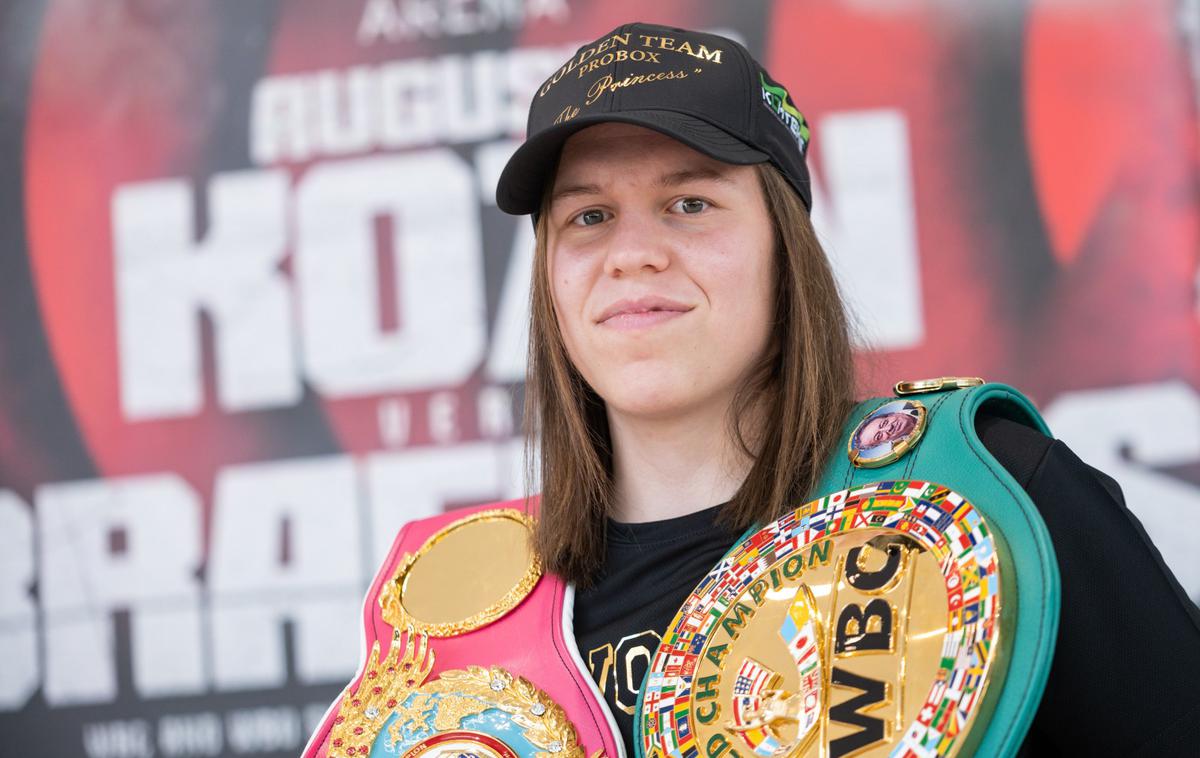 Top 10 Best Female Boxers In America 2026