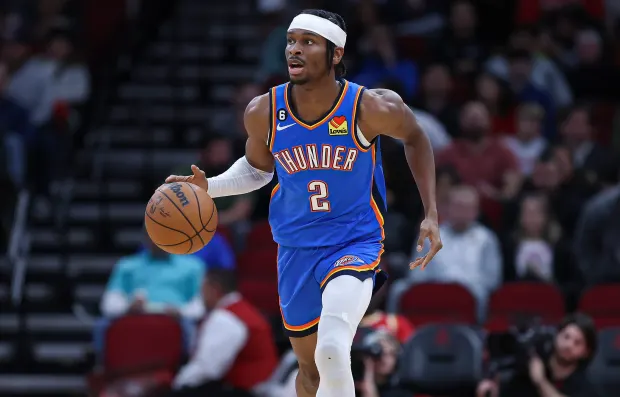 Shai Gilgeous-Alexander driving for the Oklahoma City Thunder