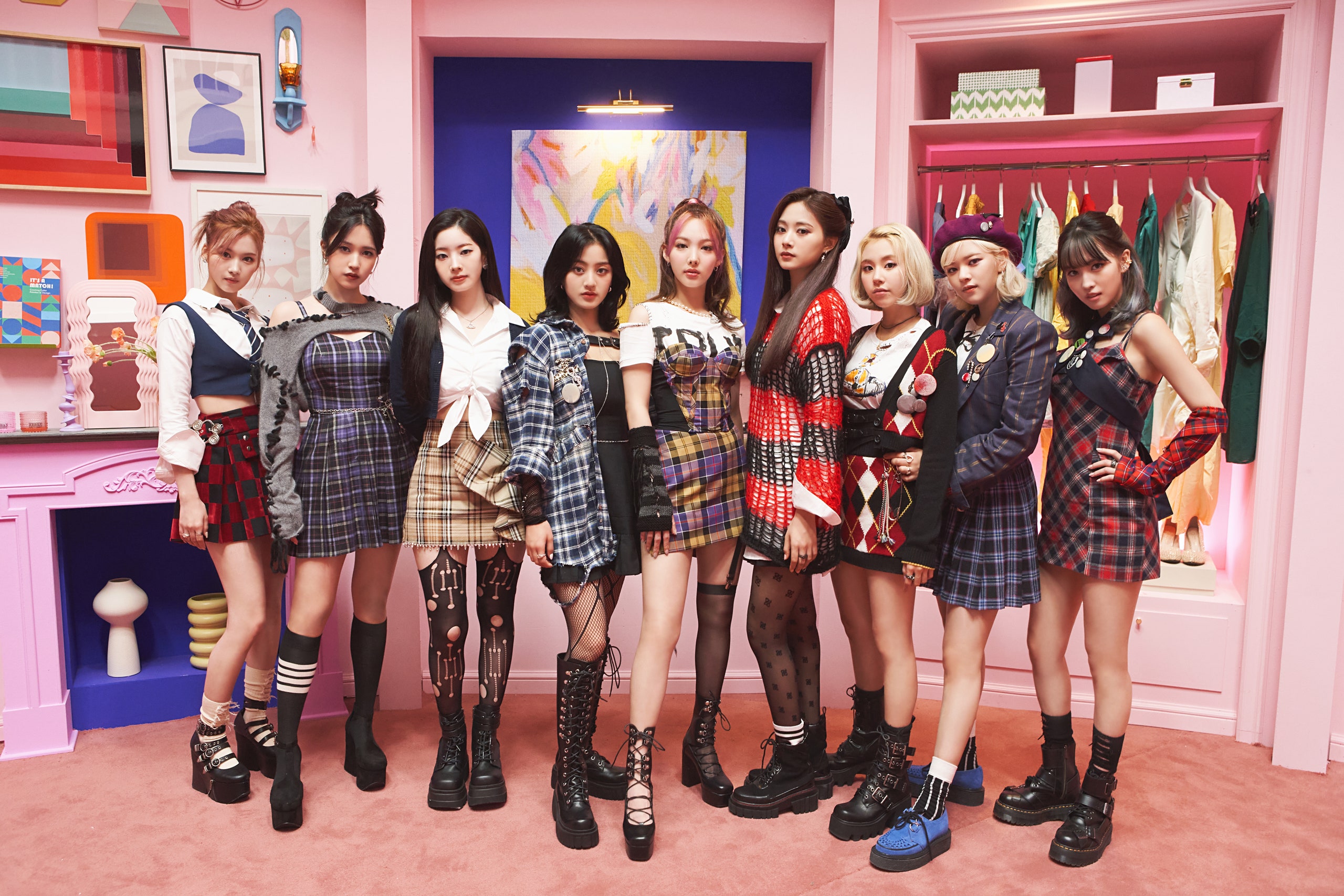 TWICE Wins K-pop Group Of The Year 2021 Award